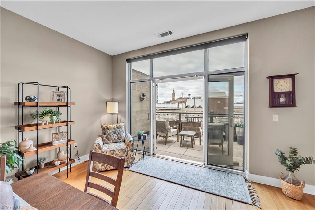 property viewer photo 12