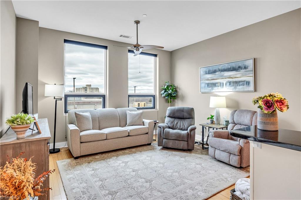 property viewer photo 16