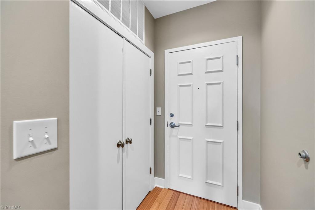 property viewer photo 7