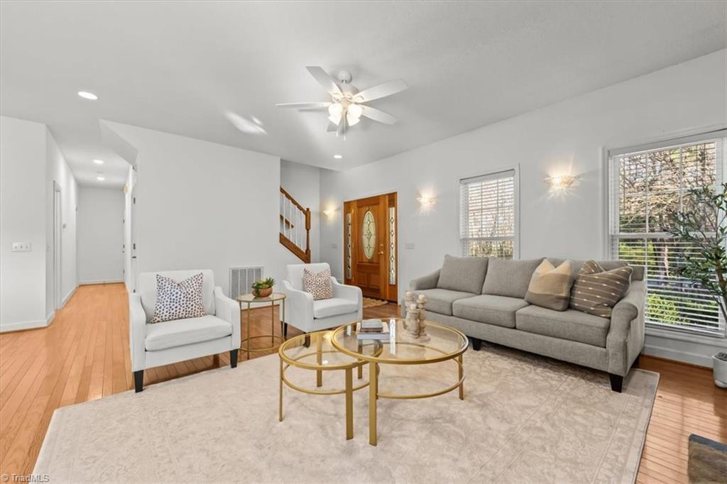 property viewer photo 10