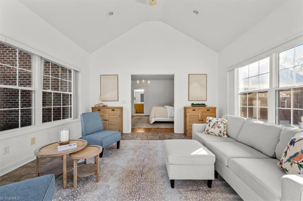 property viewer photo 14