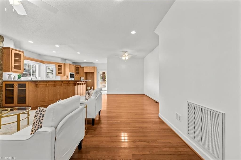 property viewer photo 20