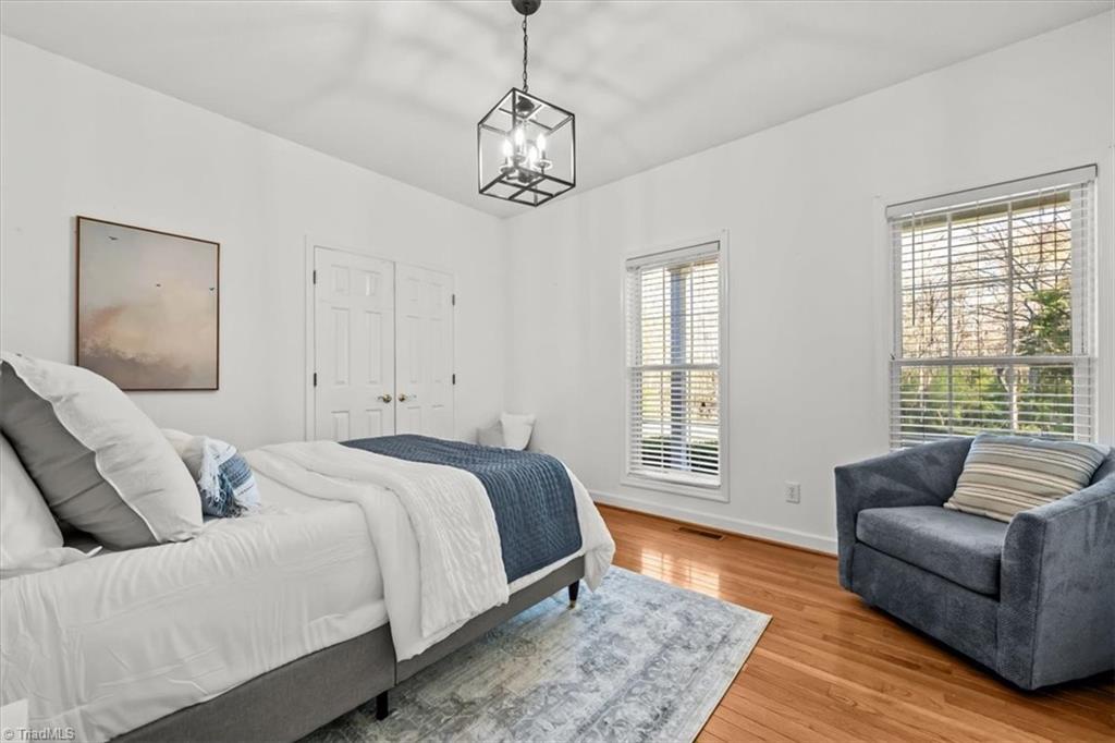 property viewer photo 25