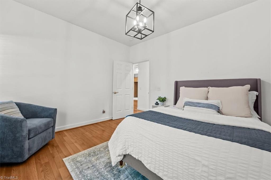 property viewer photo 26