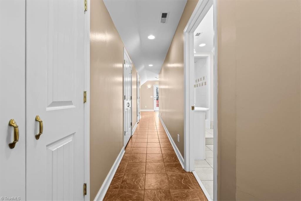 property viewer photo 38
