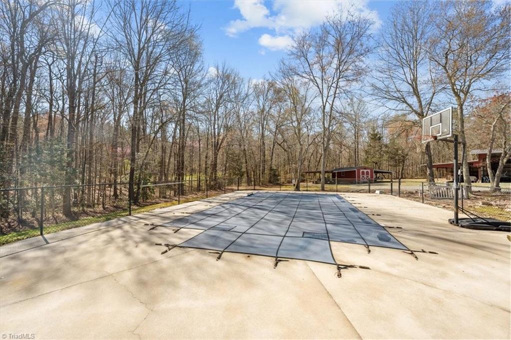 property viewer photo 40