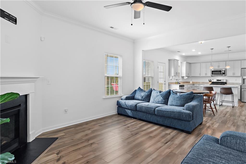 property viewer photo 9