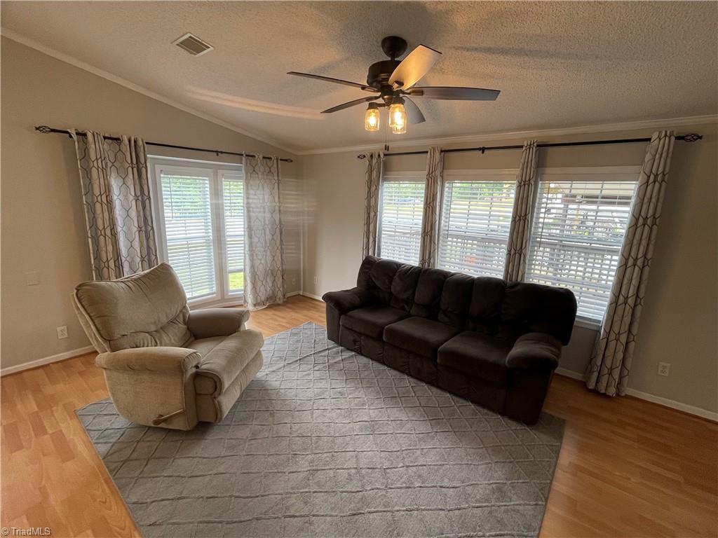 property viewer photo 10