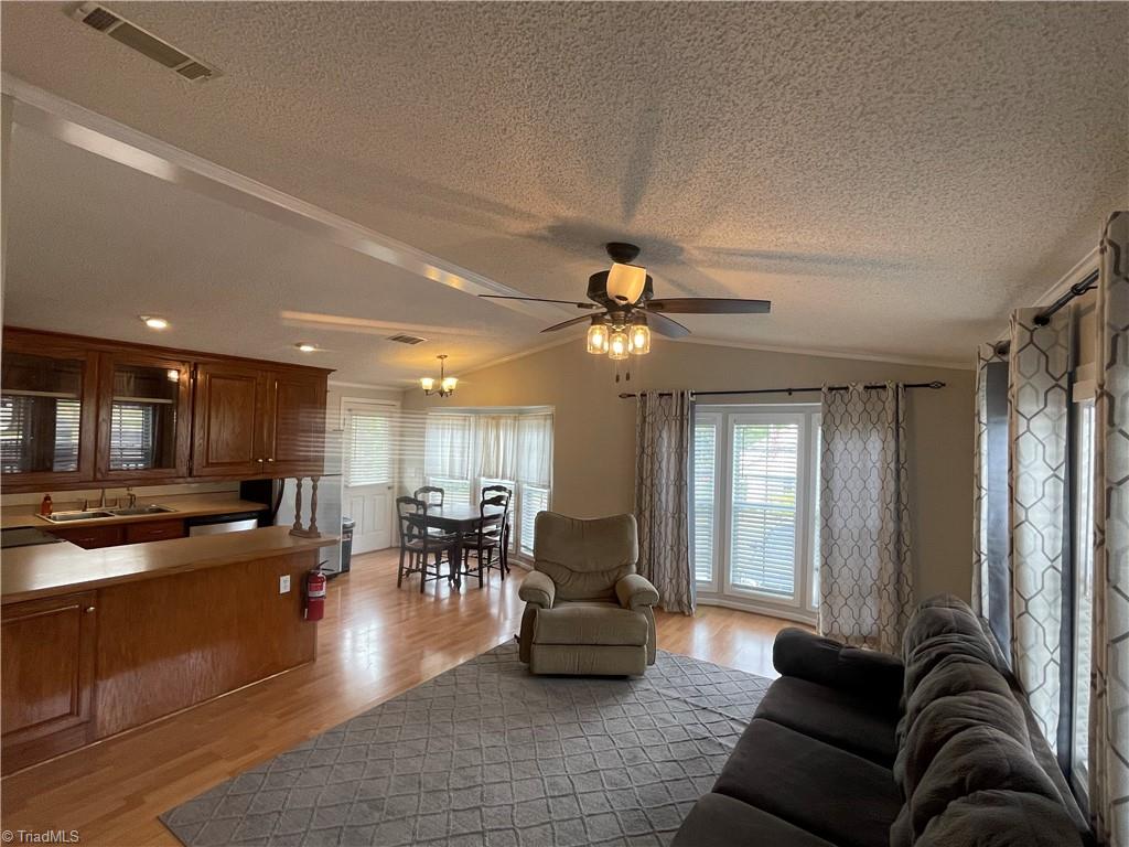 property viewer photo 9
