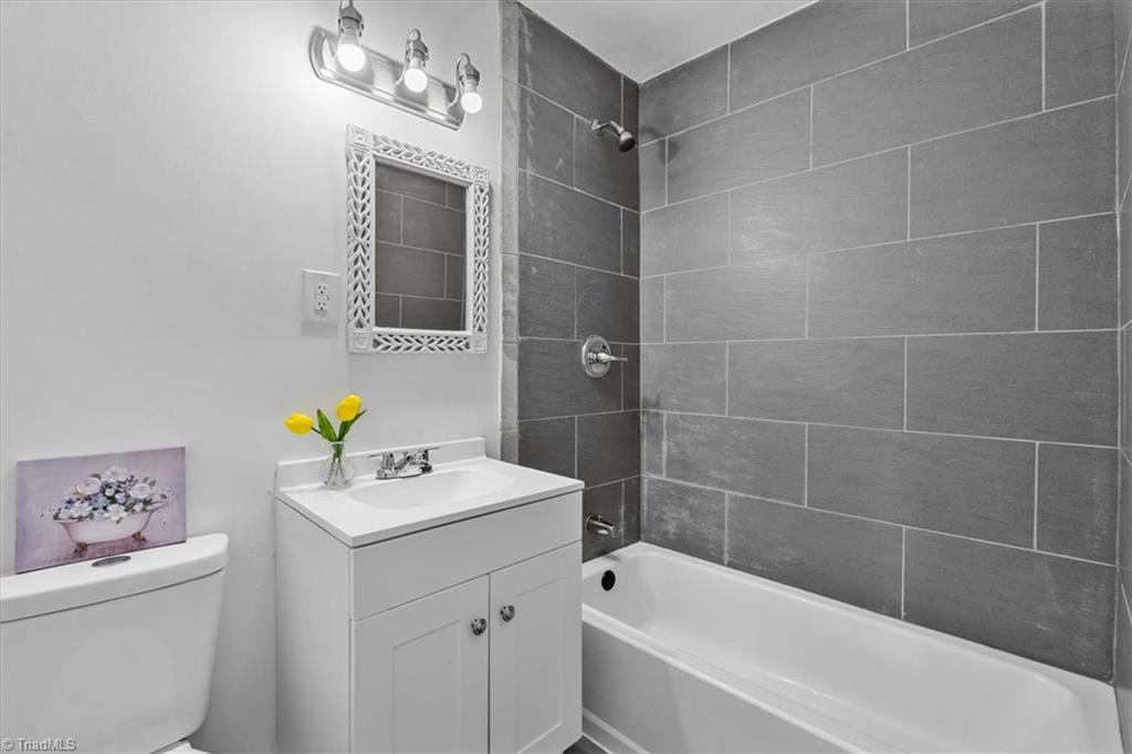 property viewer photo 26