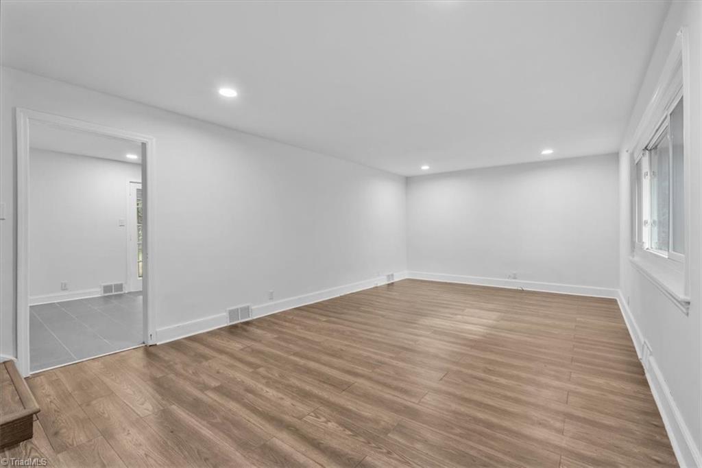property viewer photo 5