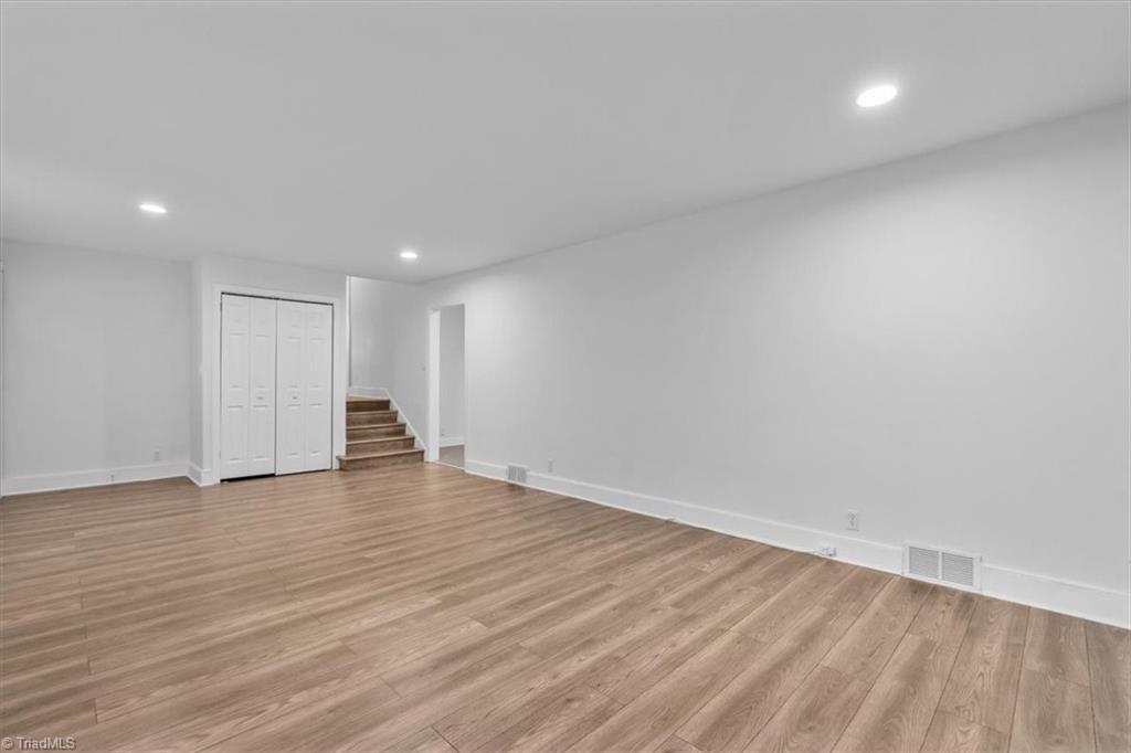 property viewer photo 6