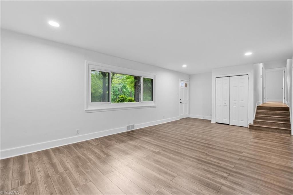 property viewer photo 7
