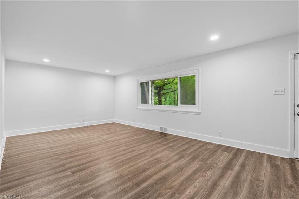 property viewer photo 8