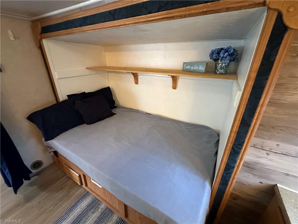property viewer photo 15