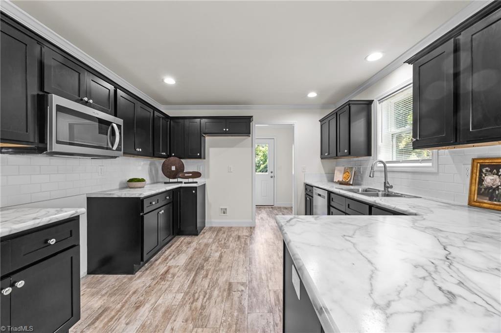 property viewer photo 16