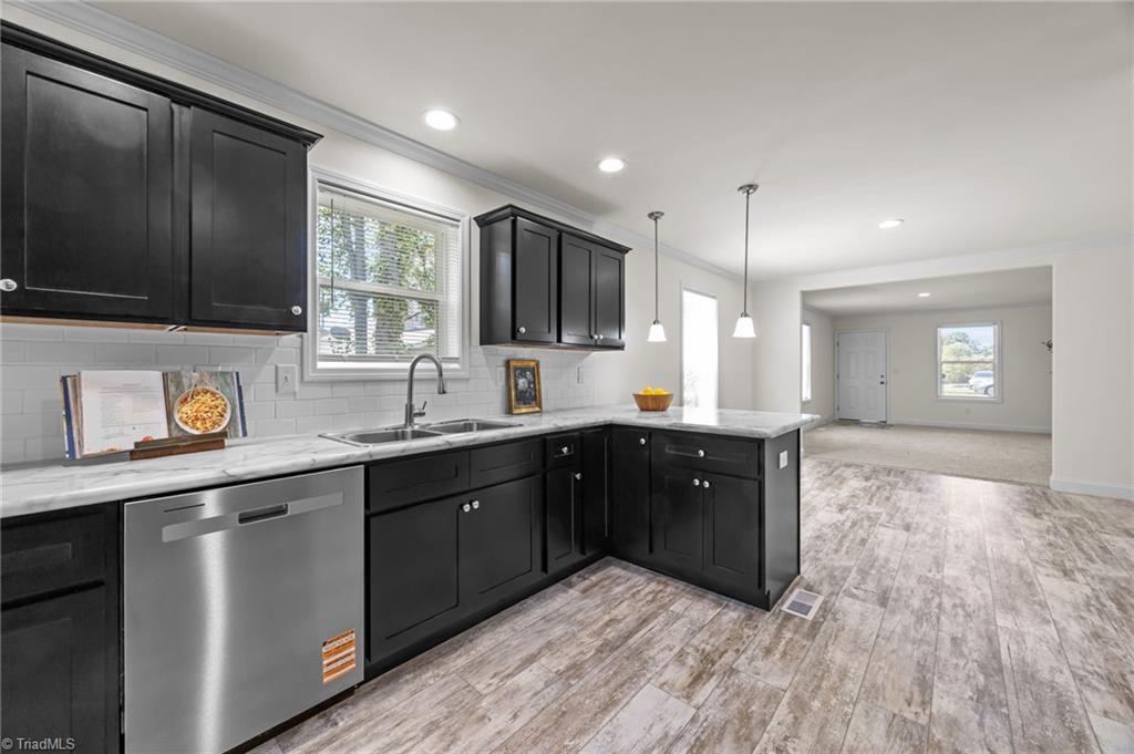 property viewer photo 18