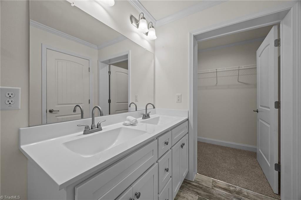 property viewer photo 22