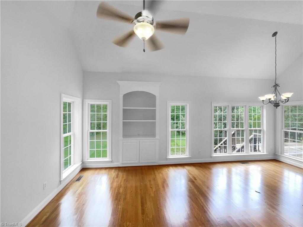 property viewer photo 16