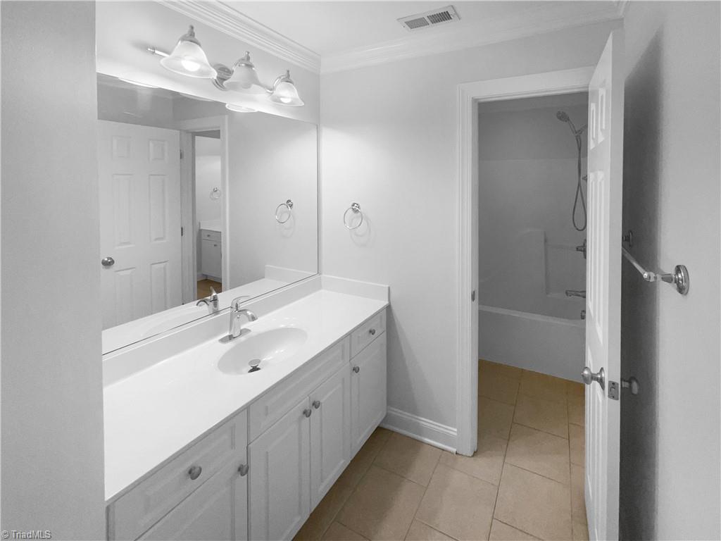 property viewer photo 26
