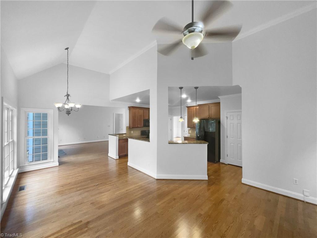 property viewer photo 9