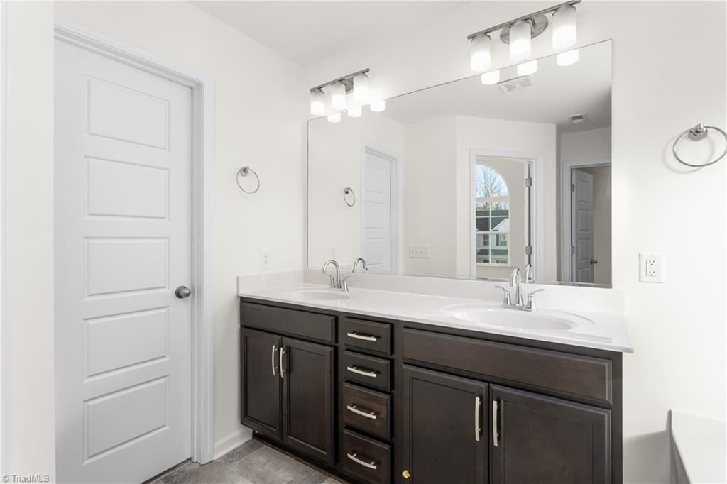 property viewer photo 19