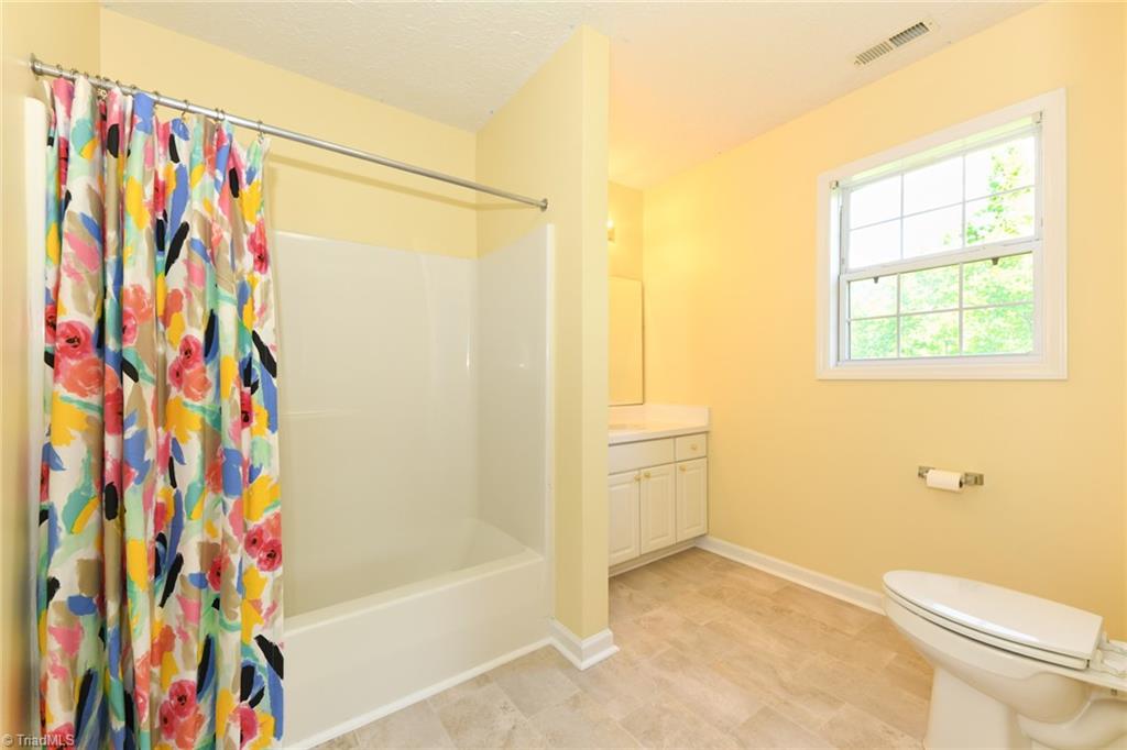 property viewer photo 36
