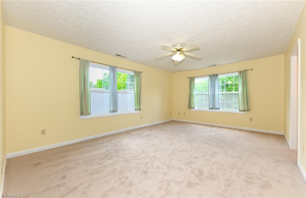 property viewer photo 41