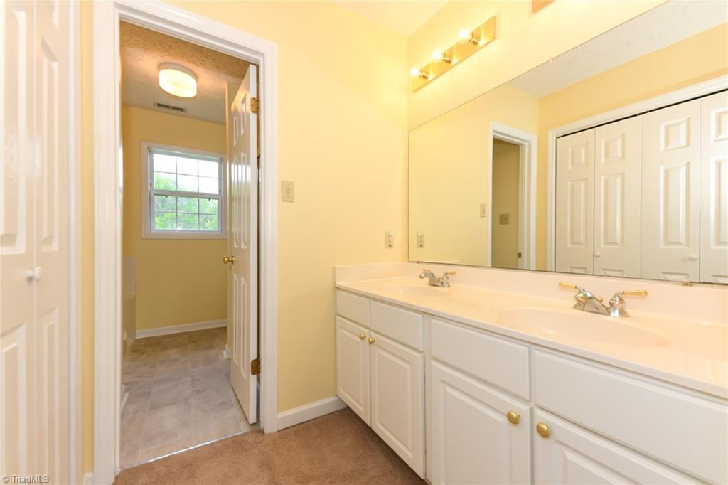 property viewer photo 43