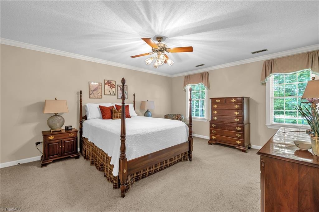 property viewer photo 18