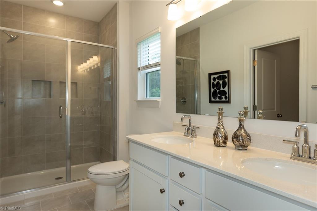 property viewer photo 16