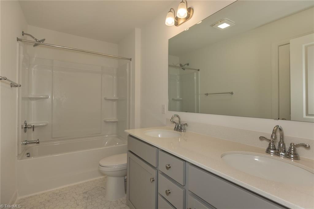 property viewer photo 26
