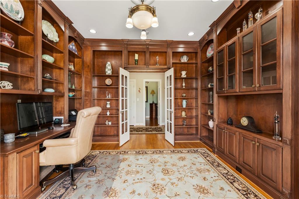 main property photo 16
