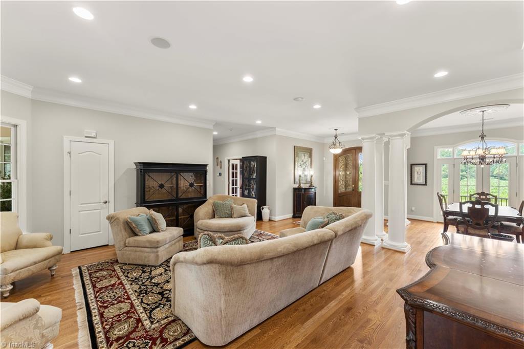 main property photo 9