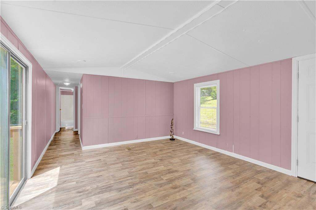 property viewer photo 1