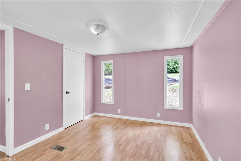 property viewer photo 4