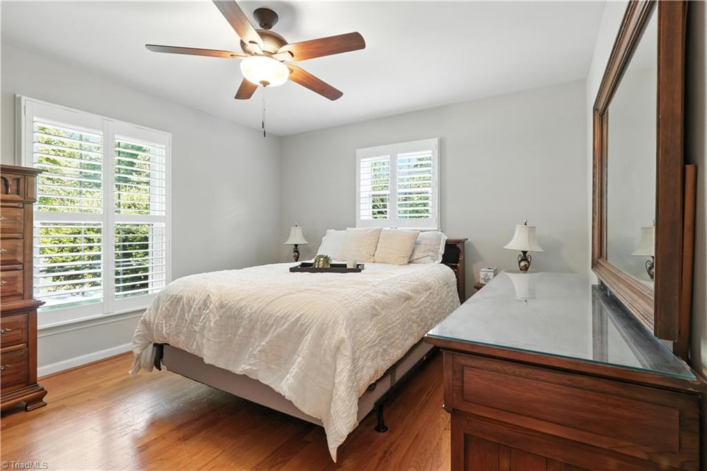 property viewer photo 13