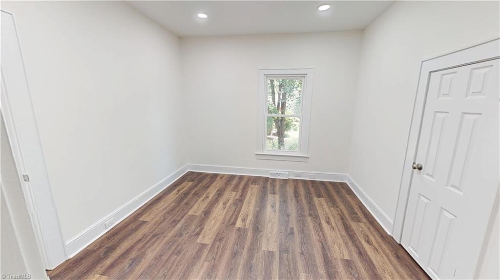 property viewer photo 11