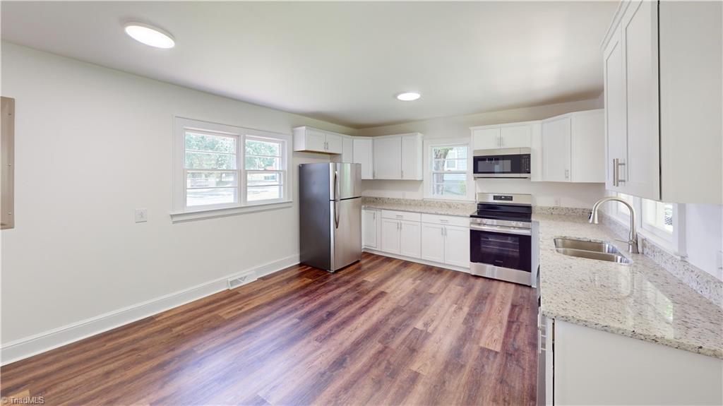 property viewer photo 16