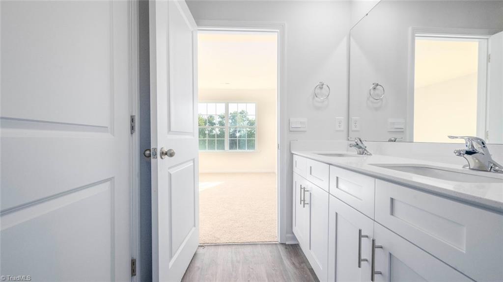property viewer photo 18