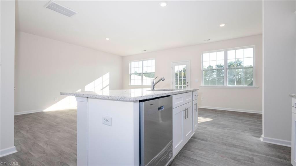 property viewer photo 6