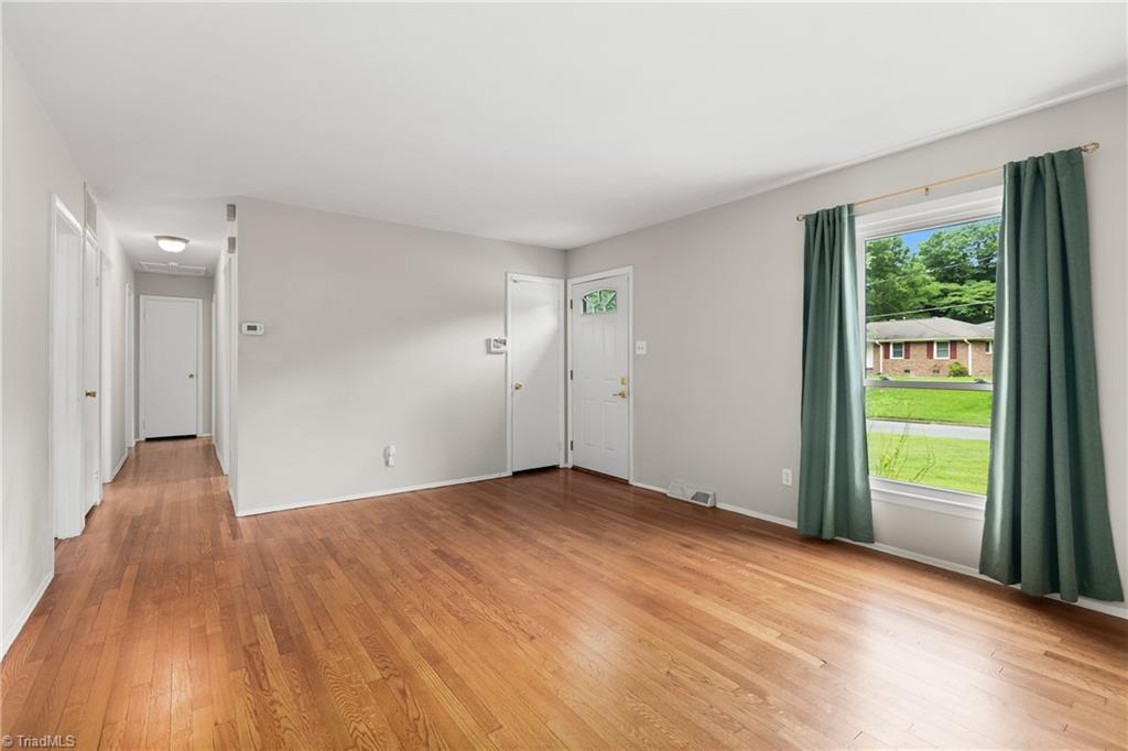 property viewer photo 4