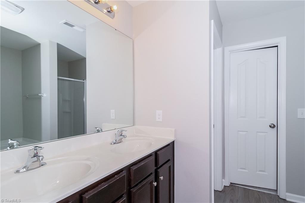 property viewer photo 8