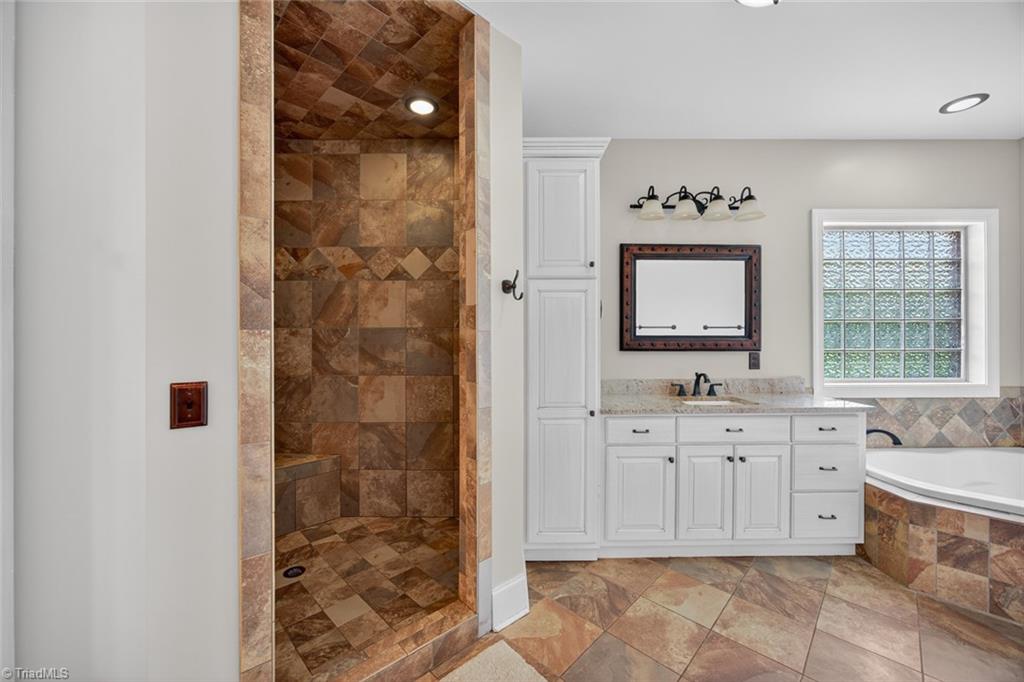 property viewer photo 24