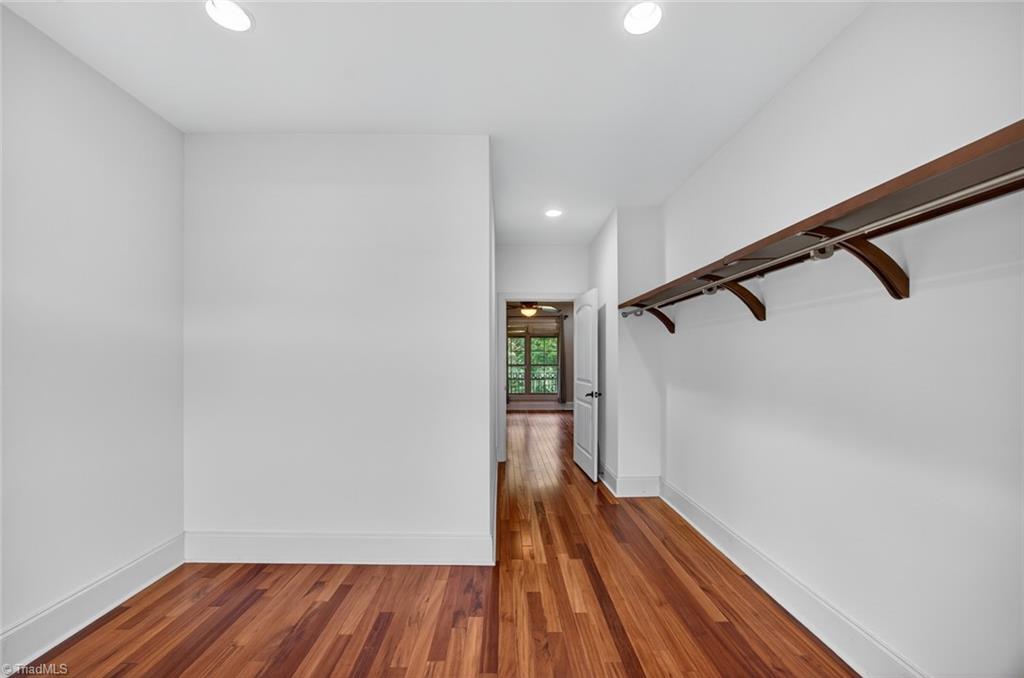 property viewer photo 28