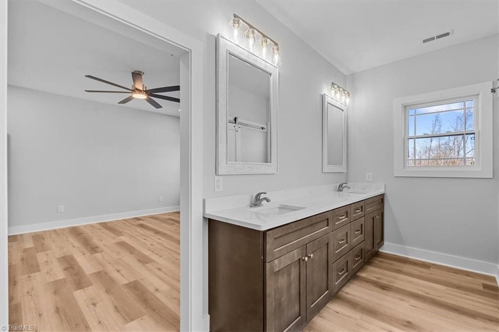 property viewer photo 22