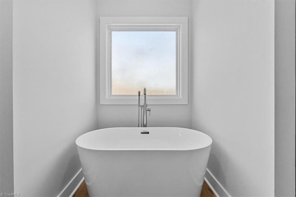 property viewer photo 24