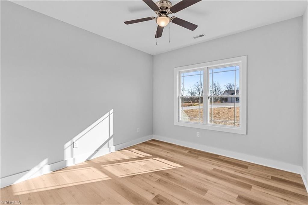 property viewer photo 26