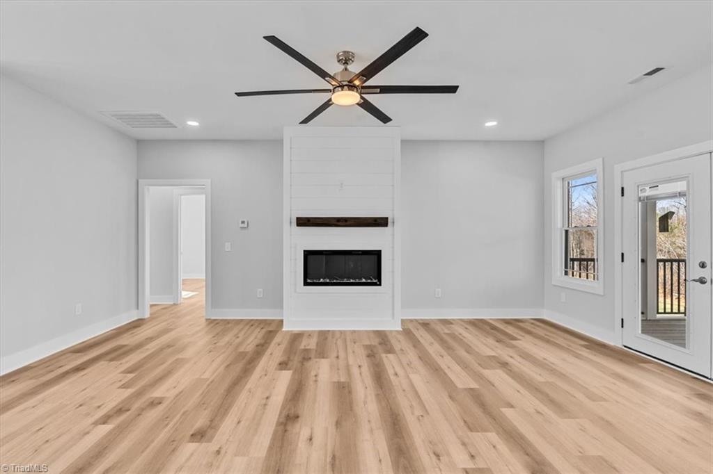 property viewer photo 3