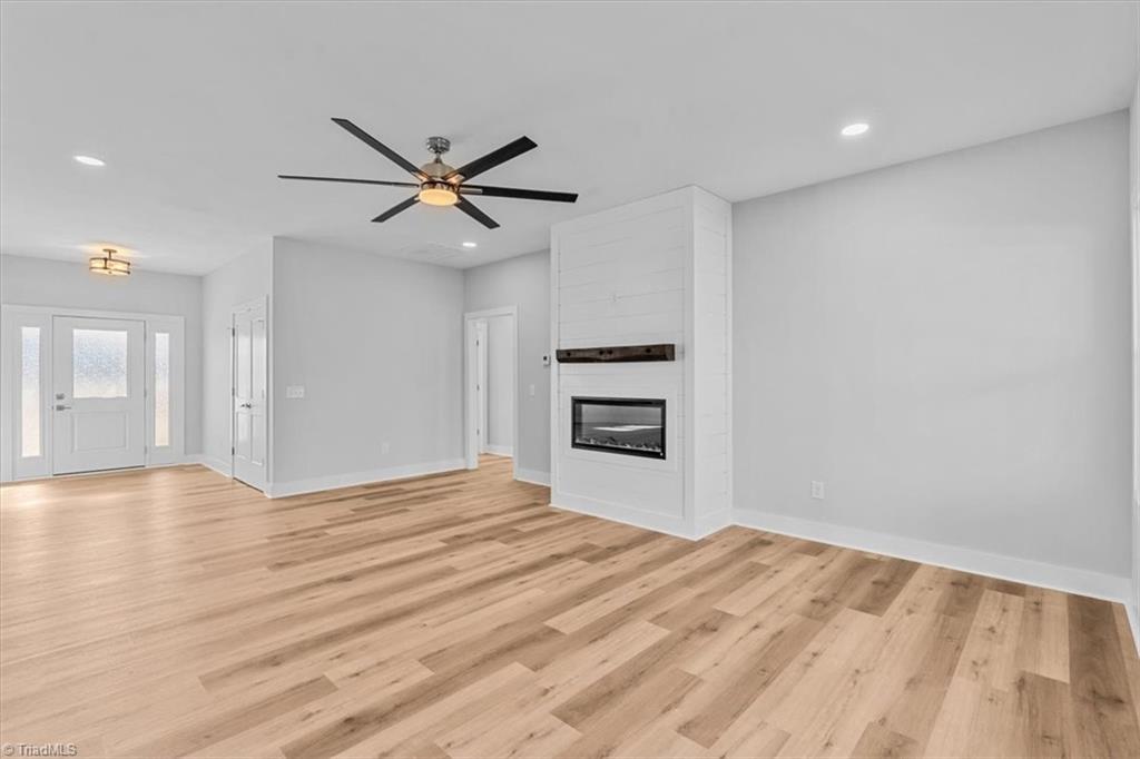property viewer photo 5